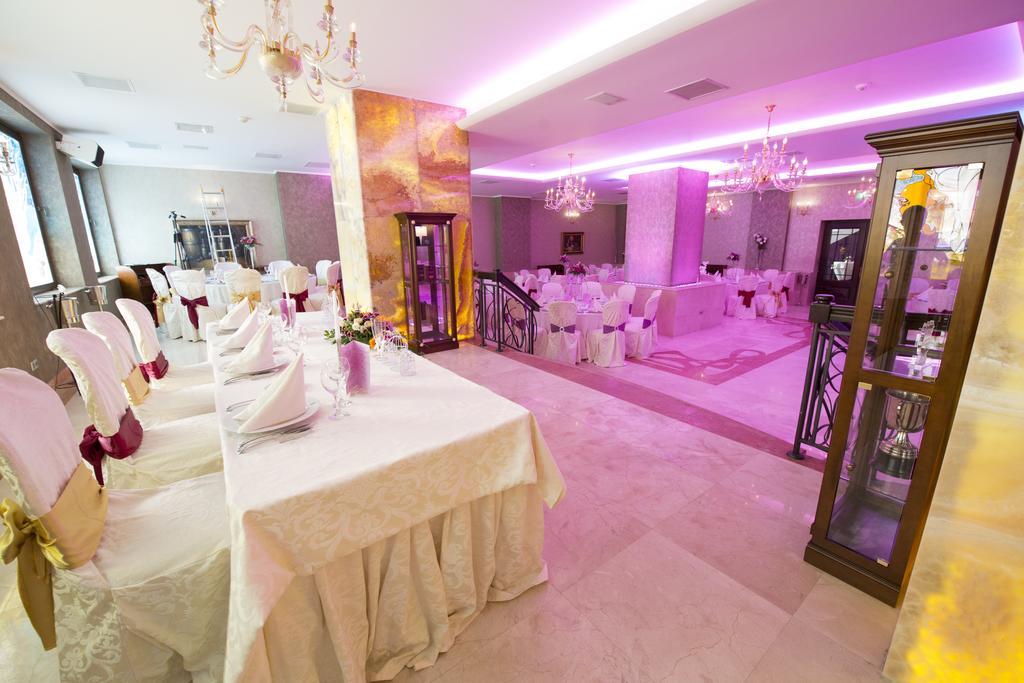 Premier Palace Spa Hotel Bucarest Esterno foto A wedding reception
