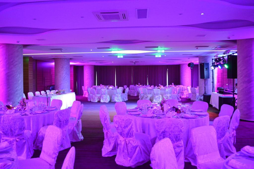 Premier Palace Spa Hotel Bucarest Esterno foto The ballroom
