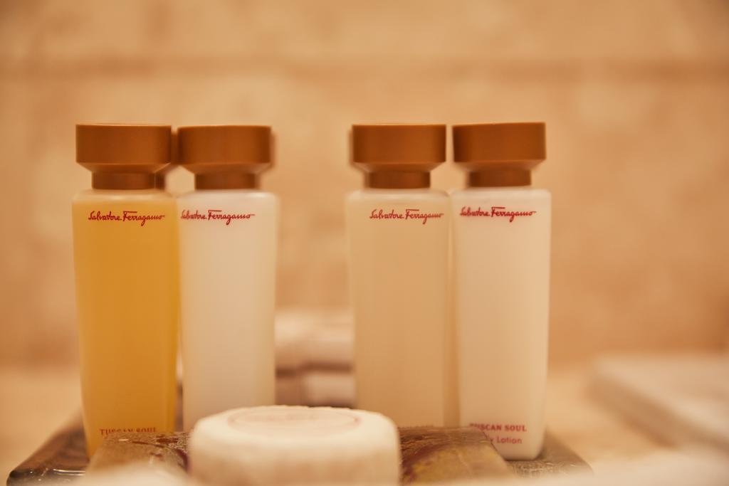 Premier Palace Spa Hotel Bucarest Esterno foto Salvatore Ferragamo amenities